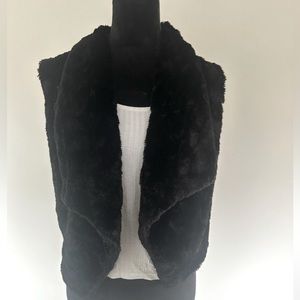 Jack by BB Dakota, black faux fur vest, size xs